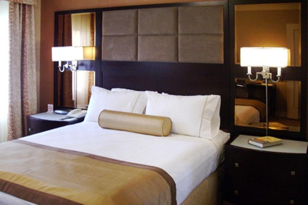 Aavaa Surya Continental Hotel Nova Deli Quarto foto